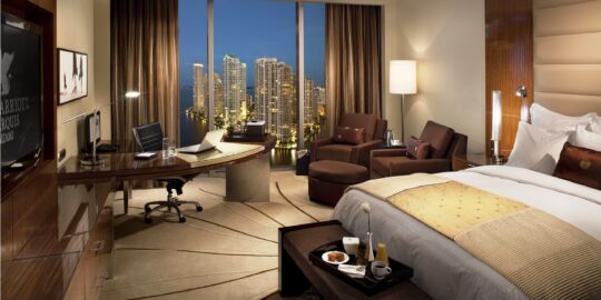 ws_Nice_hotel_room,_interior_design,_bed,_chair,_photography_2560x1600